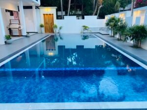 Deluxe Room Pool View 10