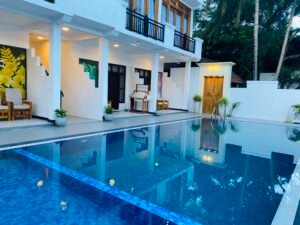 Deluxe Room Pool View 9