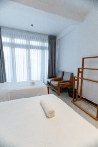 Deluxe Family Room view 7